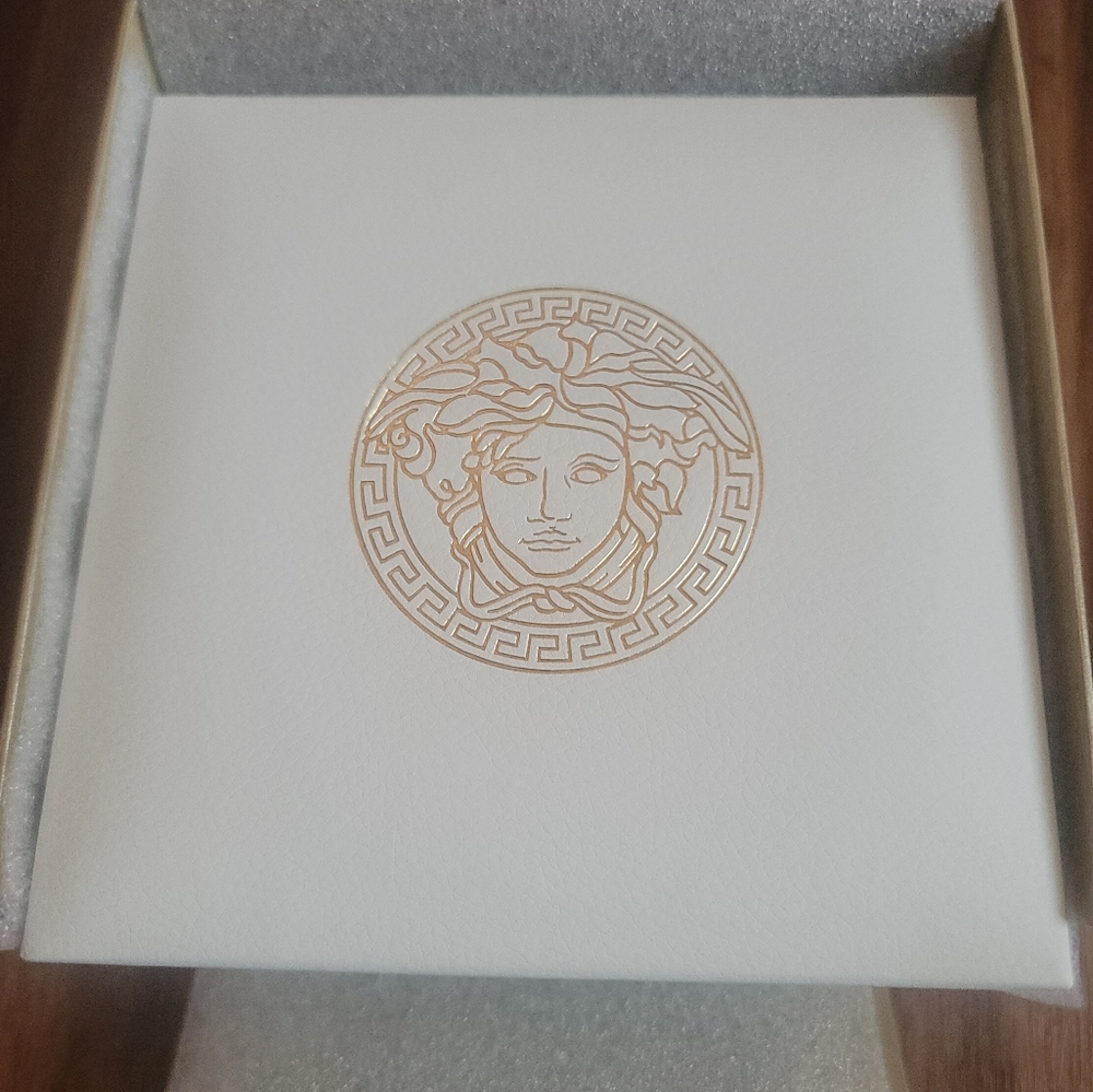 VERSACE WATCH... - Picture 3 of 11